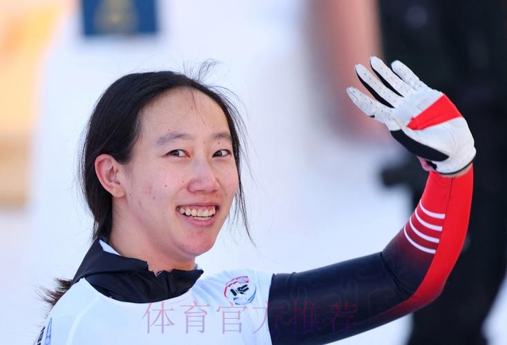 殷正/赵丹获得世界杯钢架雪车混合团体冠军